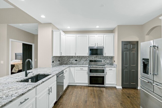 Building Photo - 2660 Harnish Dr