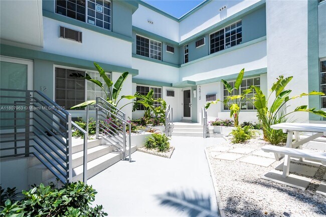 Primary Photo - 2416 Flamingo Dr