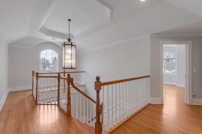 Building Photo - 420 Pine Manor Dr