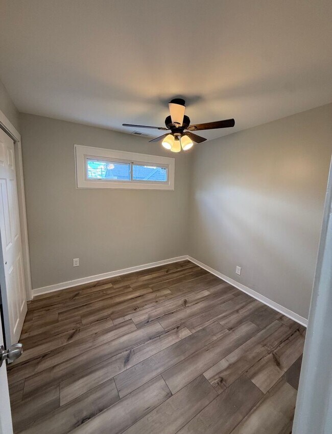 Building Photo - Cozy Comfort & Smart Living