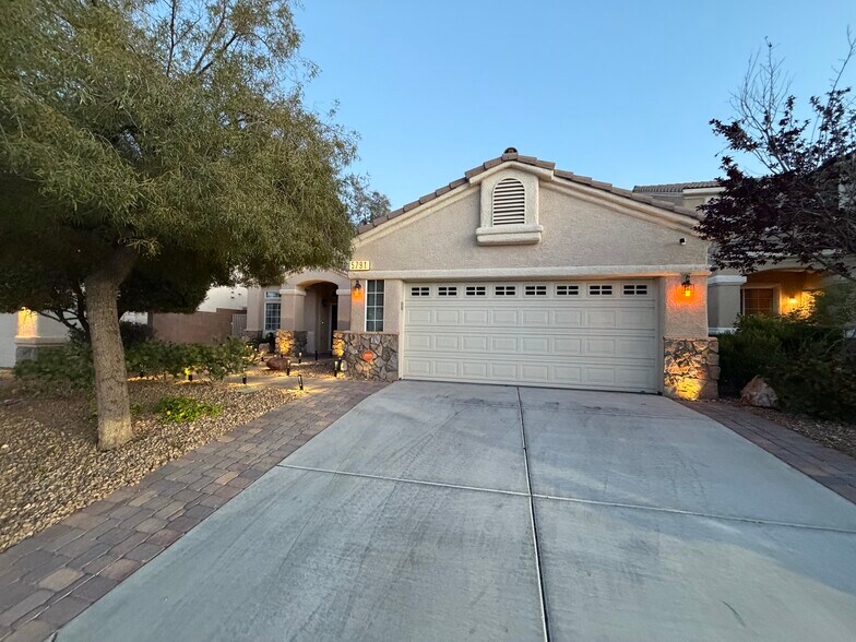 Building Photo - 5791 Magini Ave