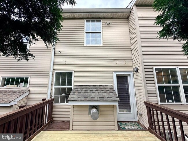 Building Photo - 1422 Oxford Cir