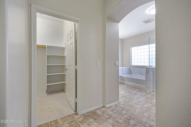 Building Photo - 11207 N 165th Ave