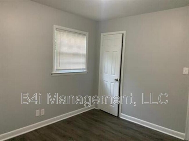Building Photo - 4807 Gardiner Dr