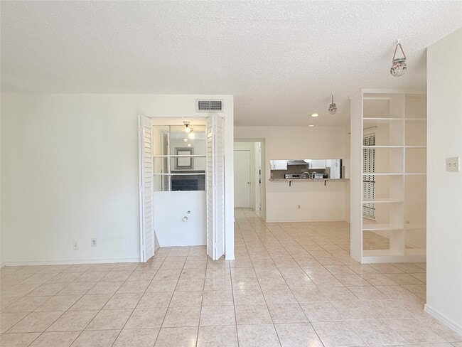 Building Photo - 6701 Sands Point Dr