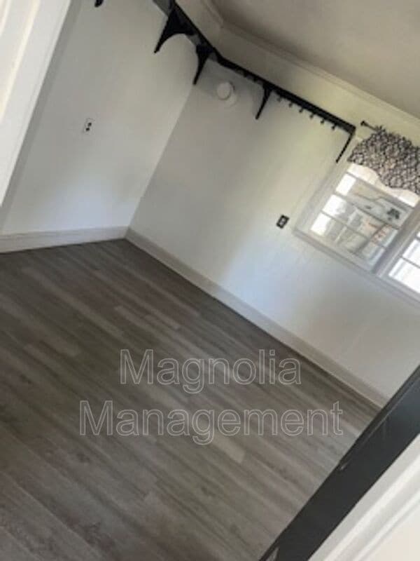 Building Photo - 471 Shepard Rd