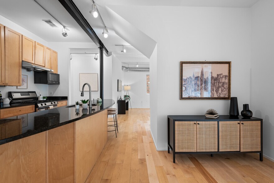 Building Photo - 2307 15th St NW