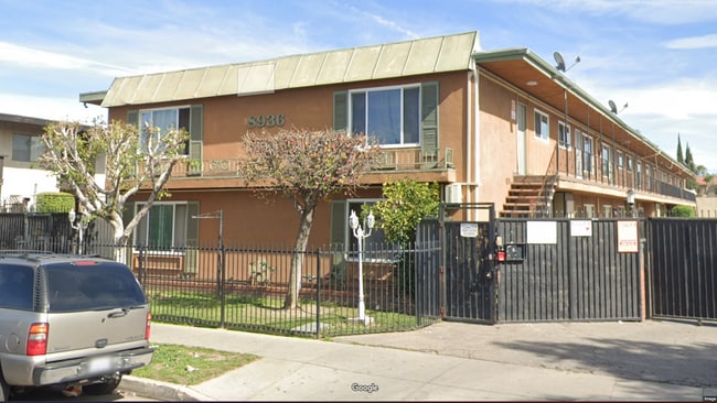 Building Photo - 8936 Cedros Ave