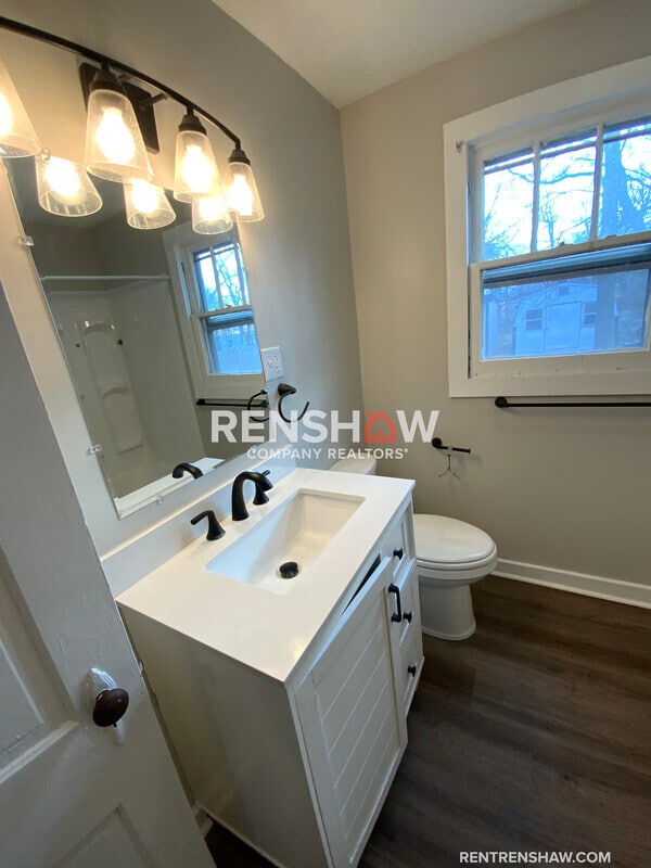 Building Photo - 206 S Trenton St