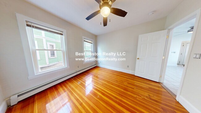 Building Photo - 11 Stanley Ave