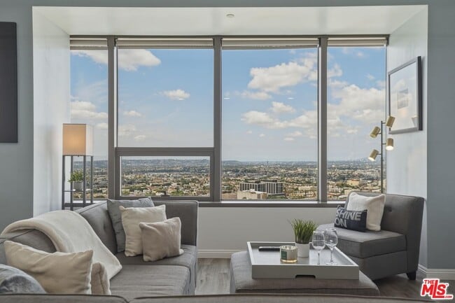 Building Photo - 1100 Wilshire Blvd