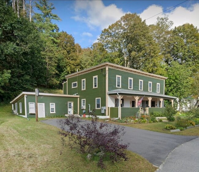 Building Photo - 9 Wentworth Village Rd