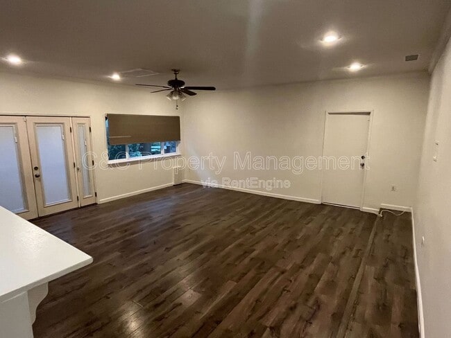 Building Photo - 212 Derecho Way