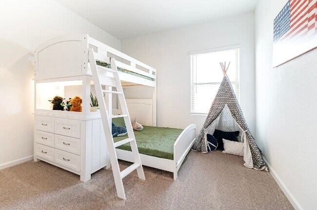 Building Photo - 9826 Clifden St