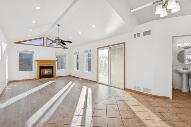 Building Photo - 1424 Phoenix Ln