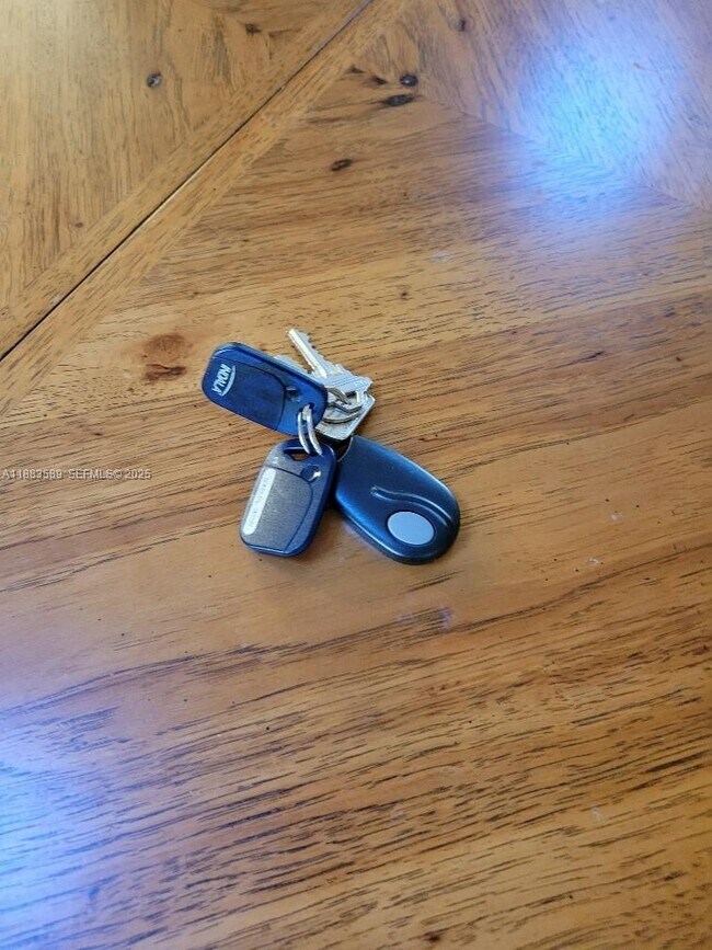 Building Photo - 1833 S Ocean Dr