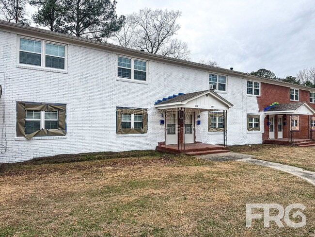 Building Photo - 111 W 15th St