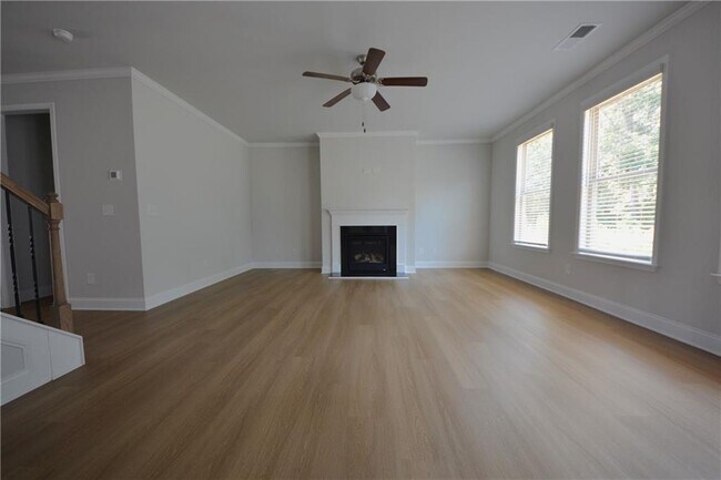 Building Photo - 547 Hellen Vly Dr