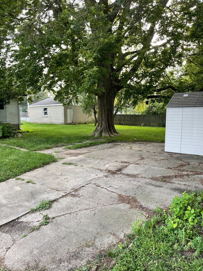 Building Photo - 612 S 8th St