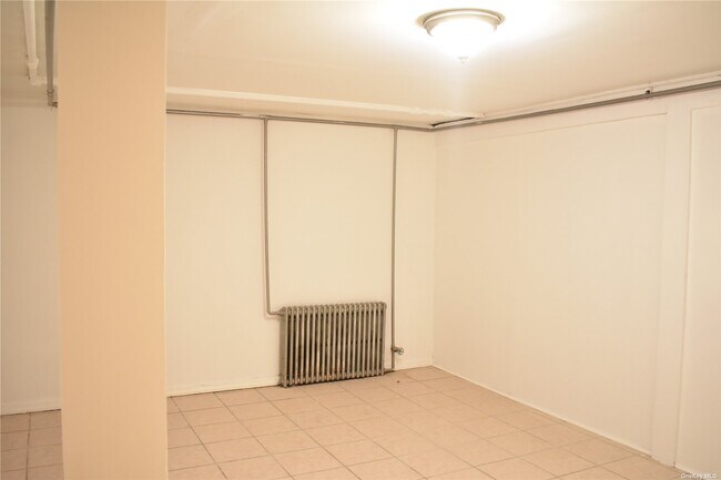 Building Photo - 103 Bethpage Rd