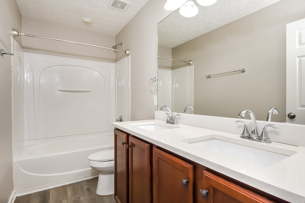 Building Photo - 2110 Valley Creek Dr