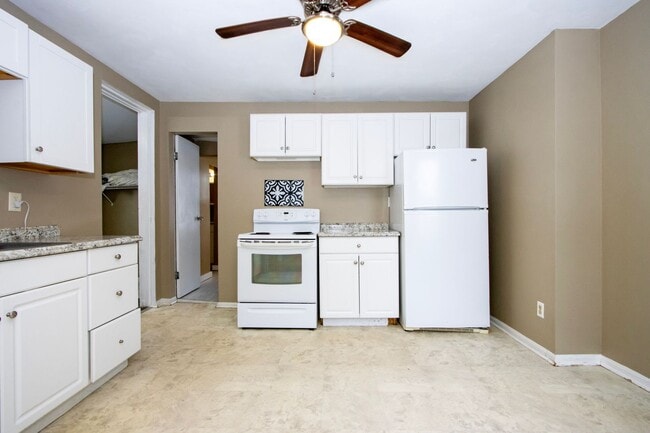 Building Photo - Two bedroom, single-family home