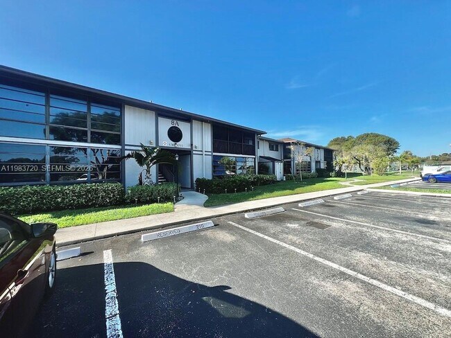 Building Photo - 9743 W McNab Rd