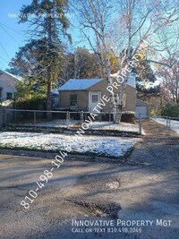 Building Photo - 1309 Clancy Ave
