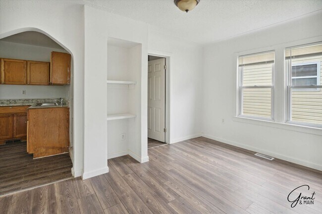Building Photo - 8440 Orchard Ave
