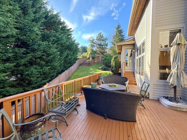 Building Photo - 4bd/4ba Bellevue Home