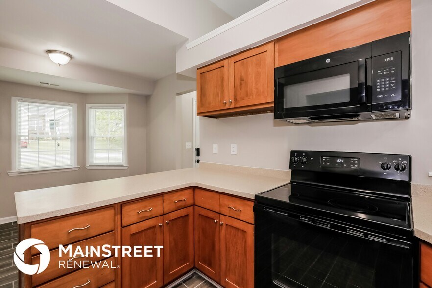 Building Photo - 10005 Dunfries Rd