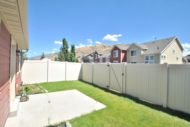 Building Photo - 387 S 1250 E