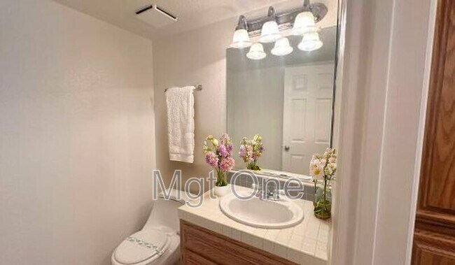 Building Photo - 1294 Baylor Pl