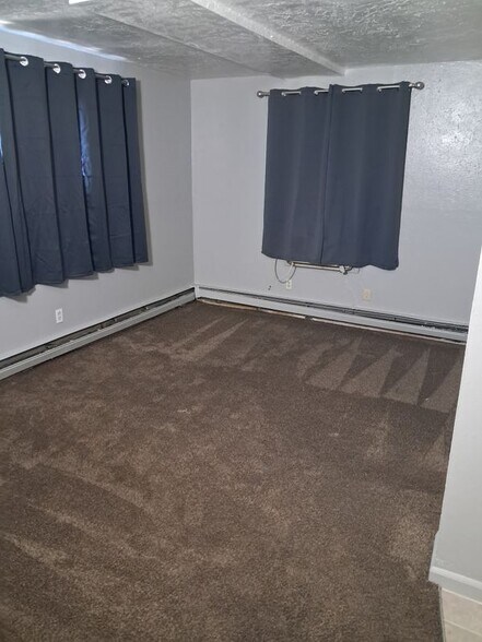 Building Photo - 1931 Clinton St