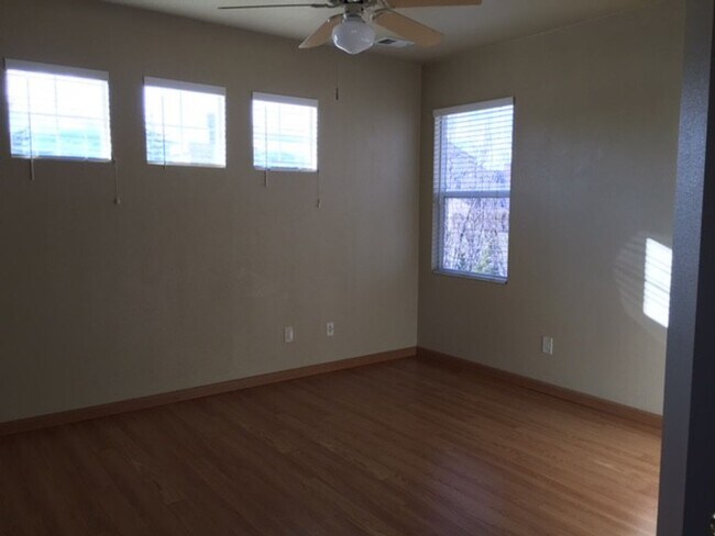 Building Photo - South Reno Home