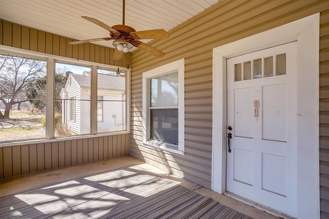 Building Photo - 3200 Sandage Ave