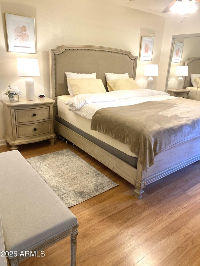 Building Photo - 12222 N Paradise Vlg Pkwy S