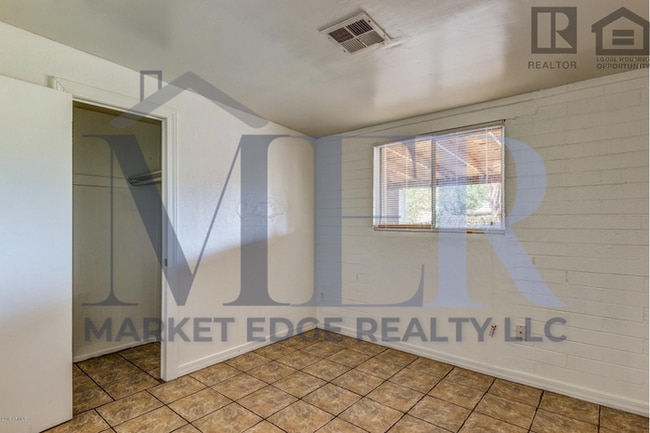 Building Photo - 3Bed/1Bath Home at 67th Ave/Indian School!...