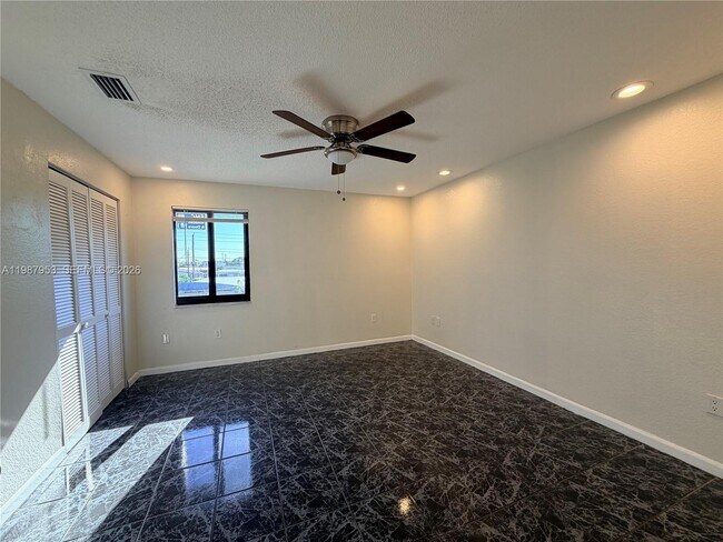 Building Photo - 3525 SW 92nd Ave