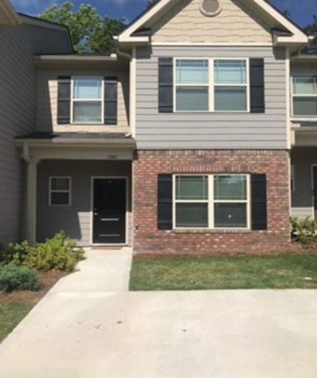 Primary Photo - Spacious 4BR/2.5BA Townhome in Morrow, GA