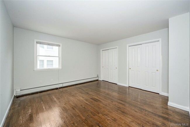Building Photo - 122 Sagamore Rd
