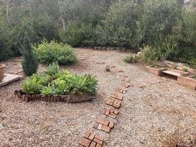 Building Photo - 5648 Calzada Del Bosque