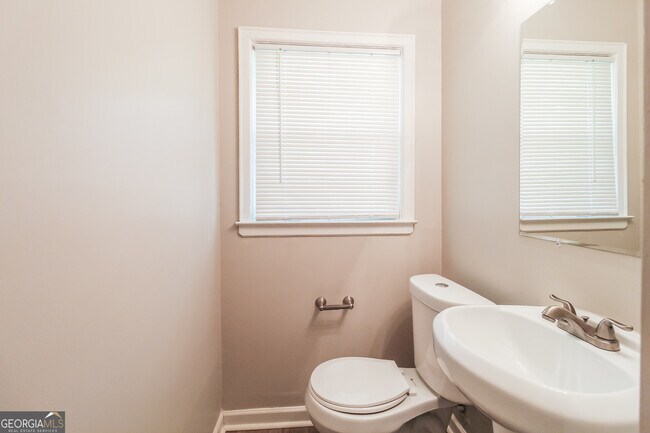 Building Photo - 3717 Loren Dr