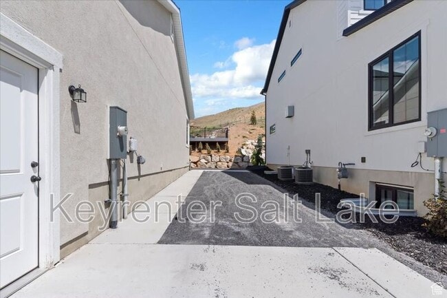 Building Photo - 1046 W Seasons View Ct
