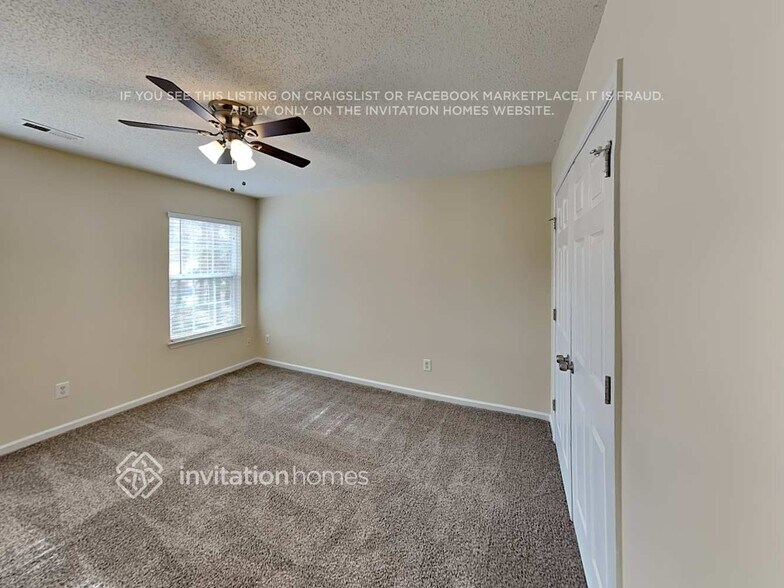 Building Photo - 1718 Mission Oaks St