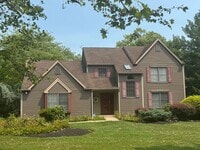 Building Photo - 102 Ravenwood Pl