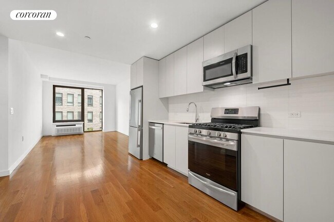 Building Photo - 123 Hope St