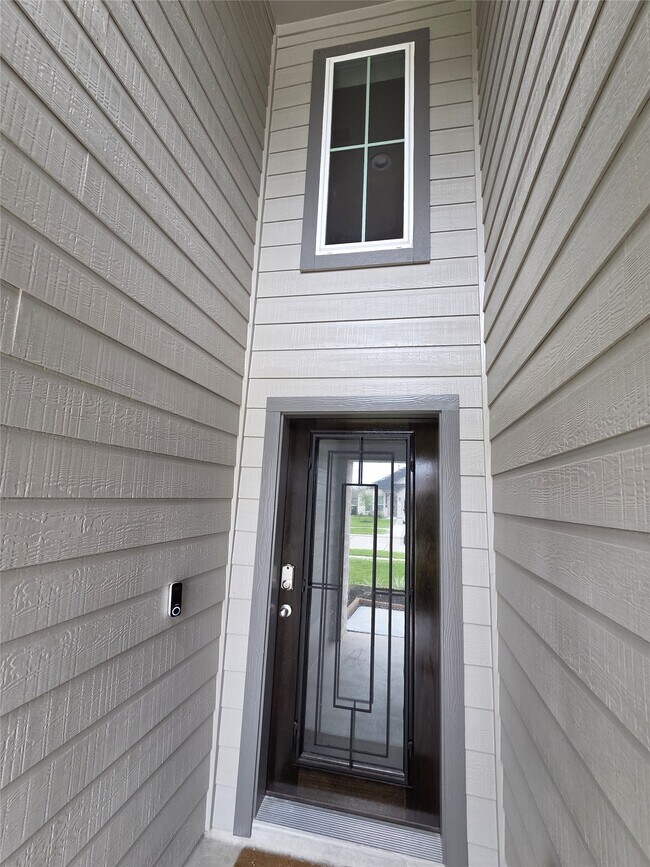 Building Photo - 3230 Tilley Dr