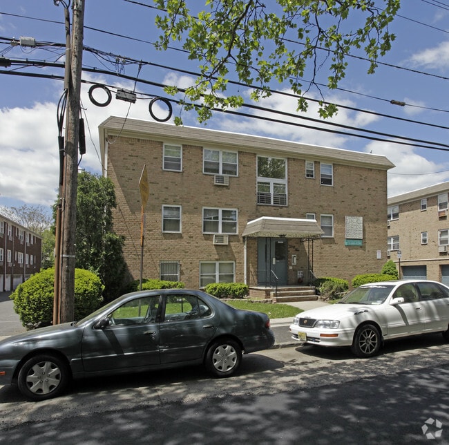 Linden Square 3335 Linden Ave Irvington NJ 07111 Apartment Finder