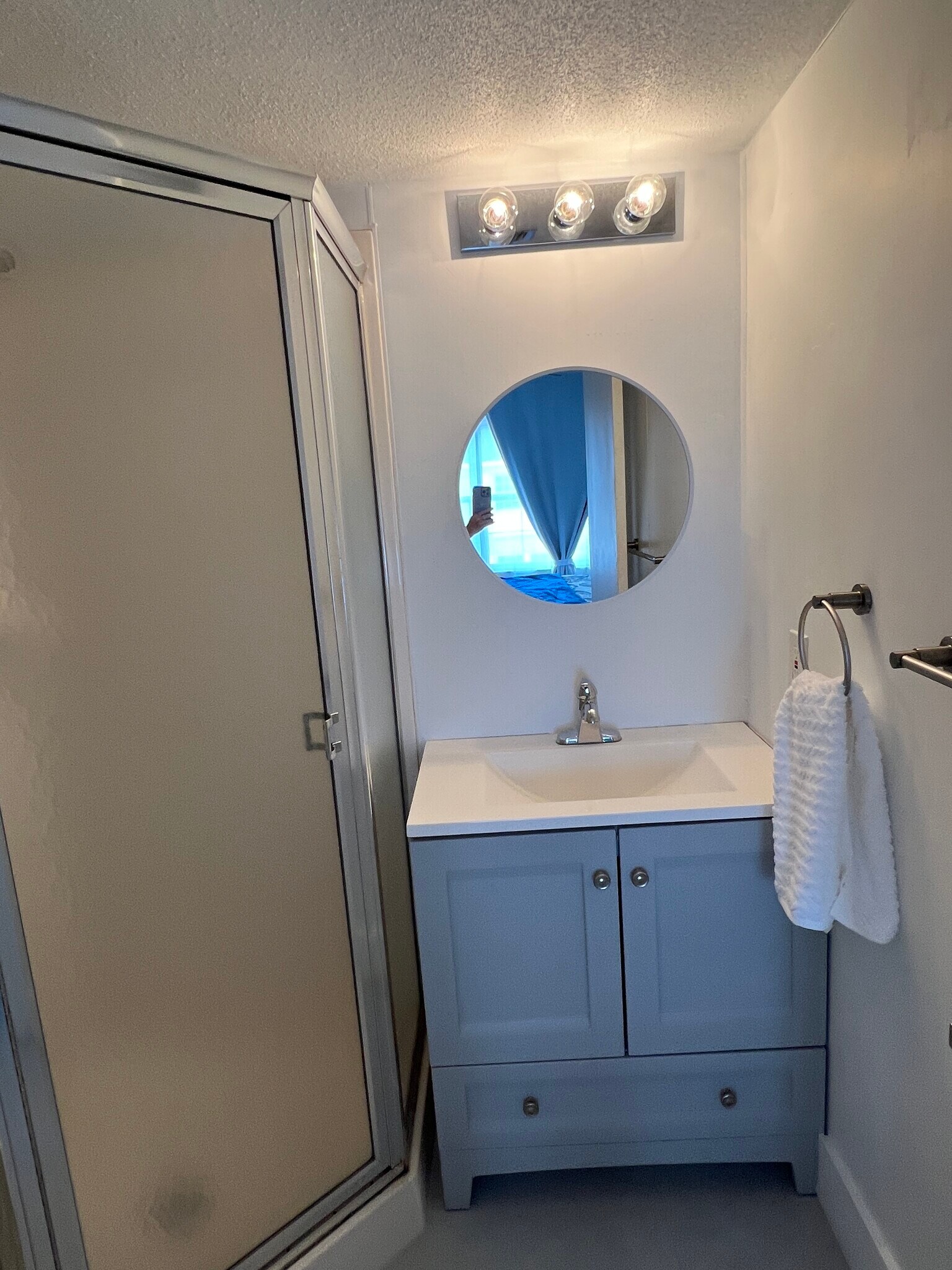 Bathroom - 4158 Tamiami Trl